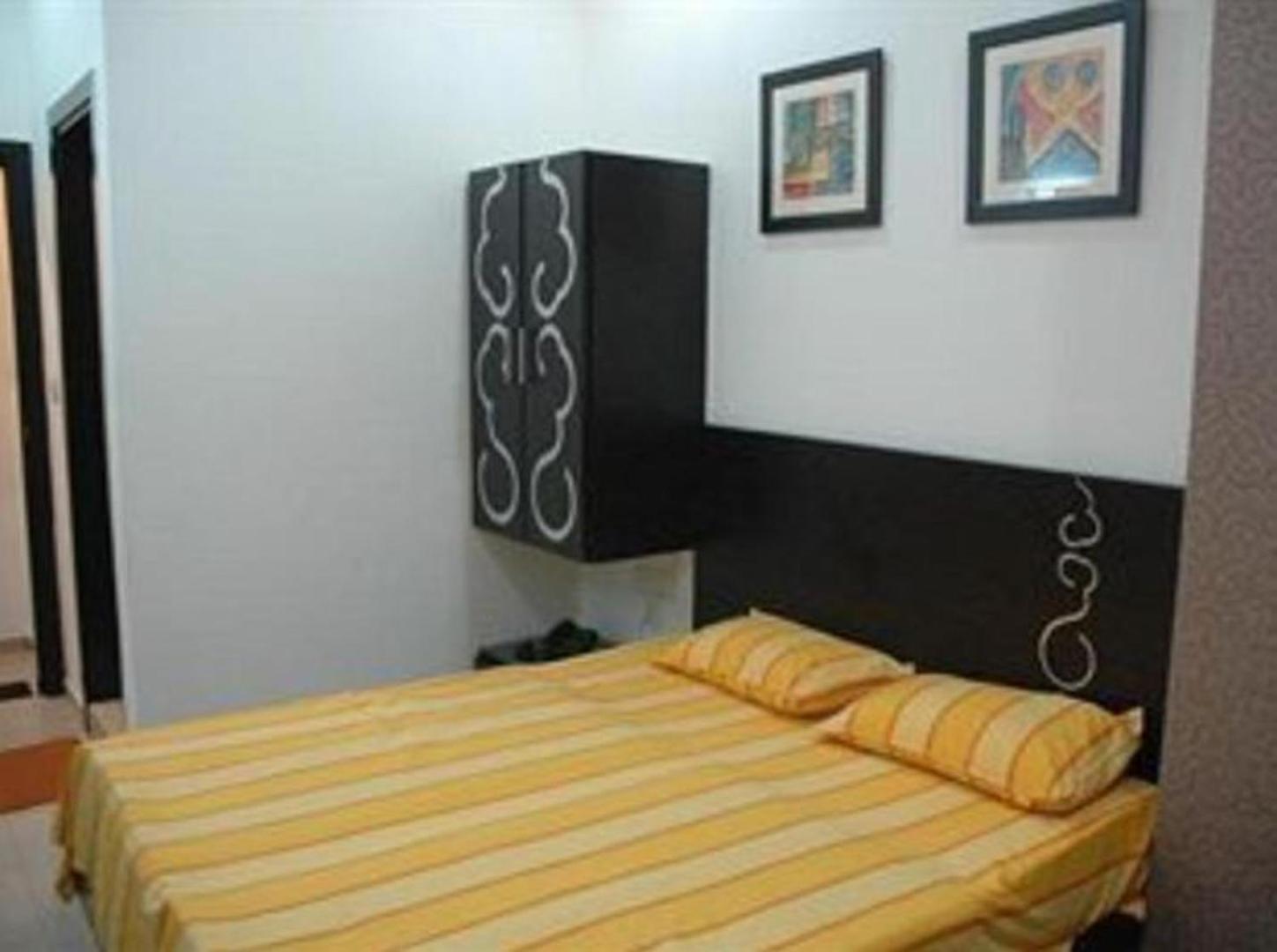 Hotel Chanchal Continental - 02 Mins From New Delhi Railway Station Екстер'єр фото