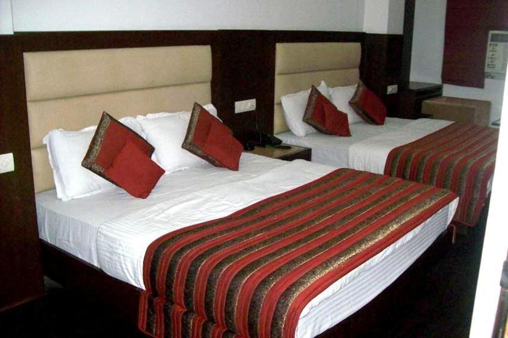 Hotel Chanchal Continental - 02 Mins From New Delhi Railway Station Екстер'єр фото