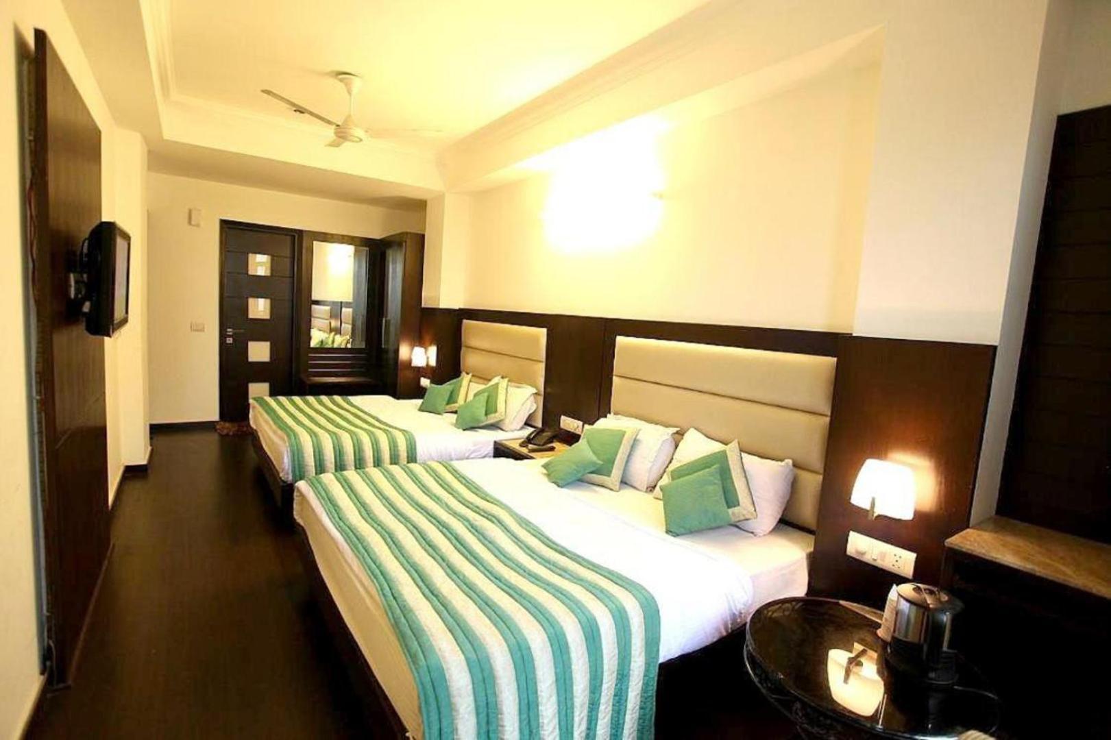 Hotel Chanchal Continental - 02 Mins From New Delhi Railway Station Екстер'єр фото