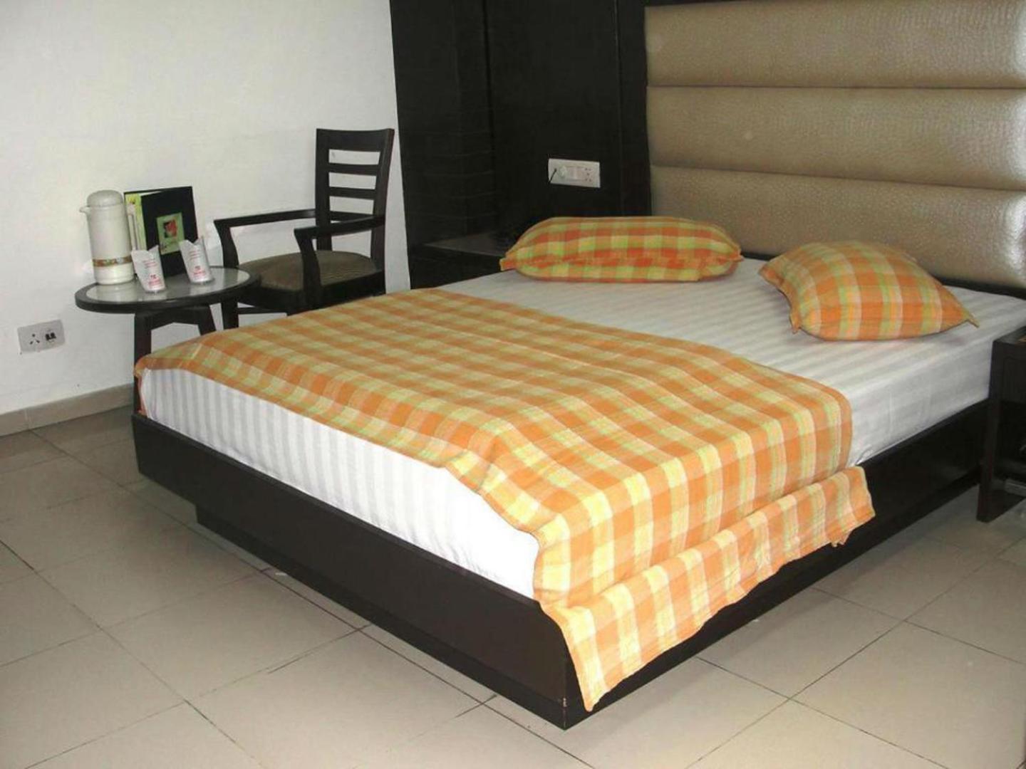 Hotel Chanchal Continental - 02 Mins From New Delhi Railway Station Екстер'єр фото
