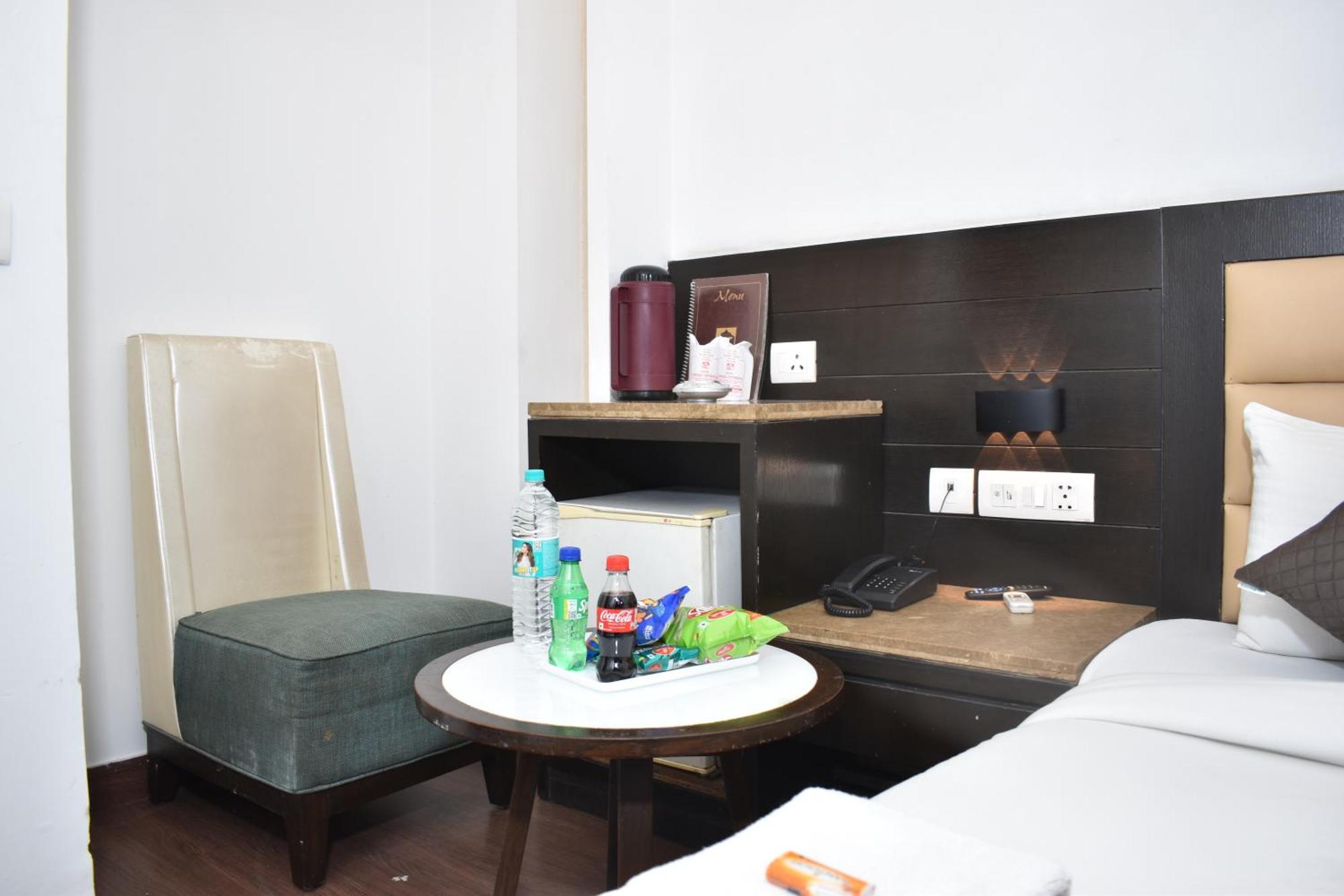 Hotel Chanchal Continental - 02 Mins From New Delhi Railway Station Екстер'єр фото