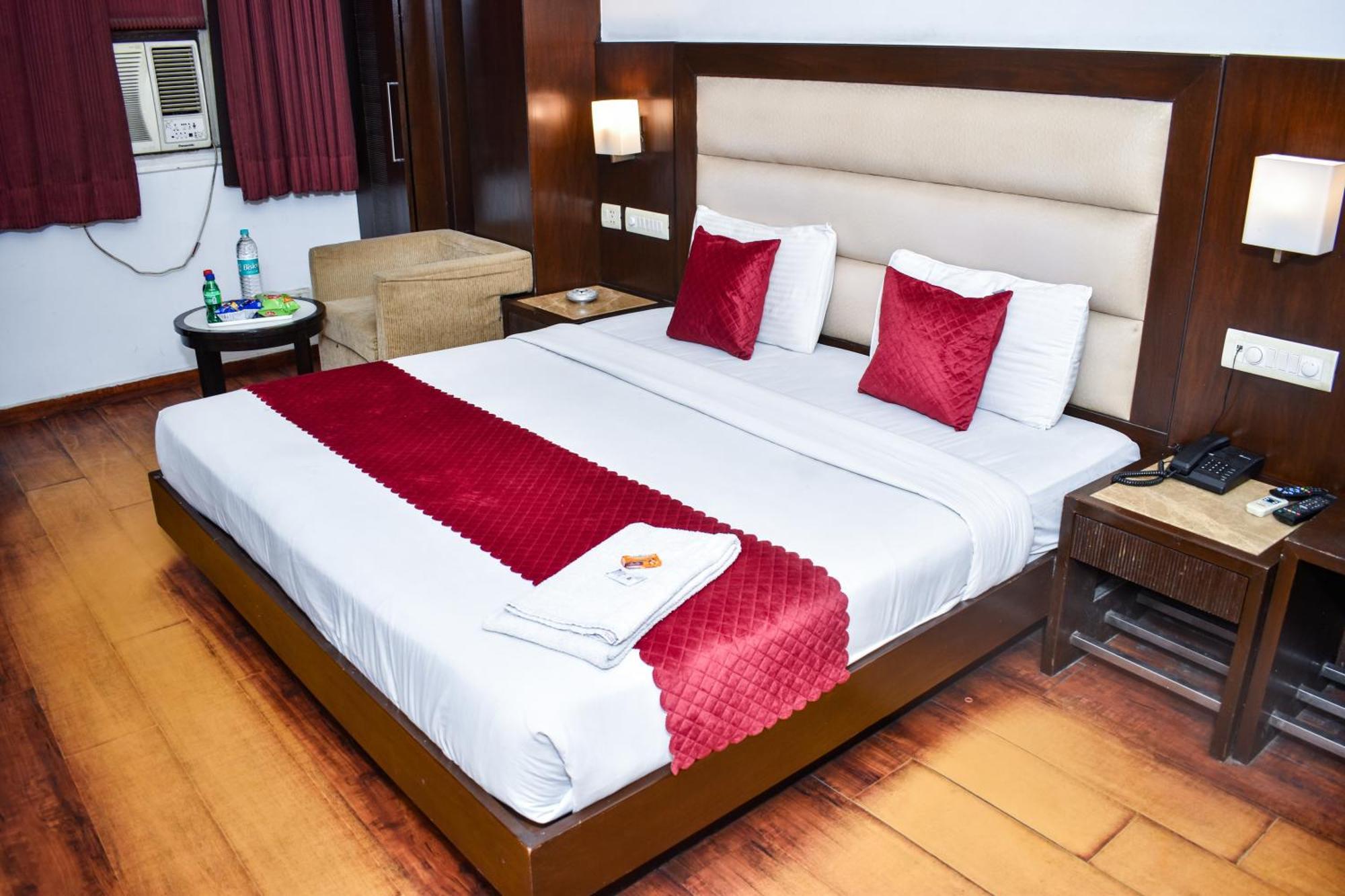 Hotel Chanchal Continental - 02 Mins From New Delhi Railway Station Екстер'єр фото
