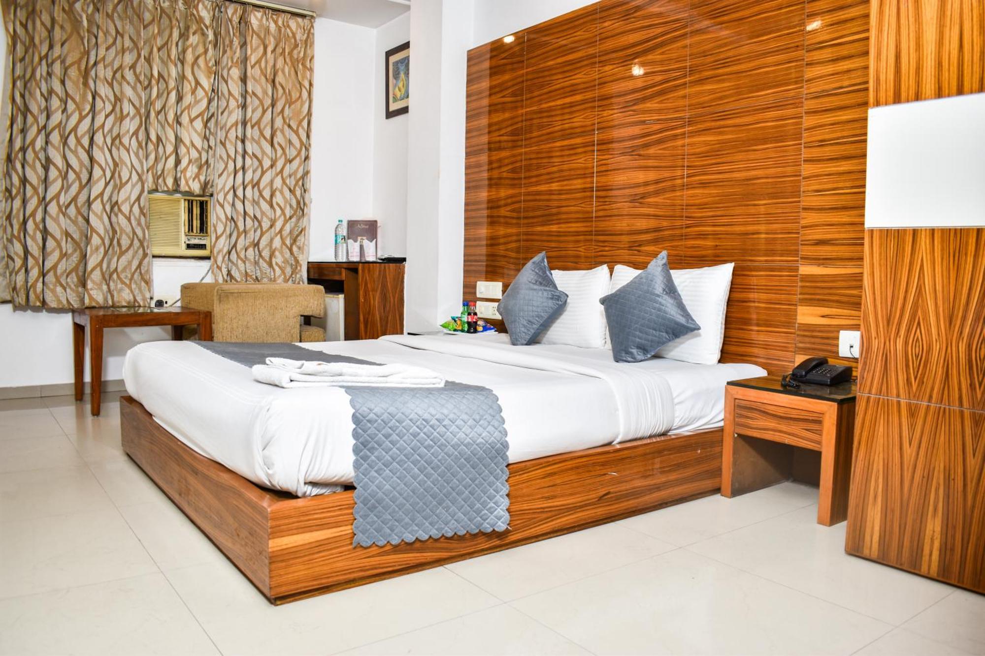 Hotel Chanchal Continental - 02 Mins From New Delhi Railway Station Екстер'єр фото