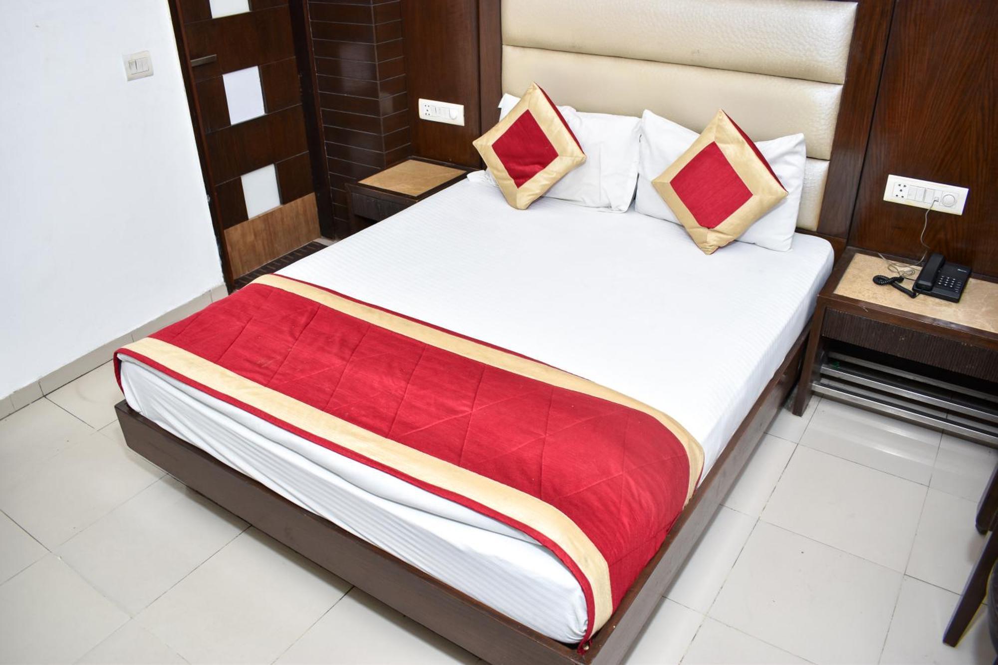 Hotel Chanchal Continental - 02 Mins From New Delhi Railway Station Екстер'єр фото