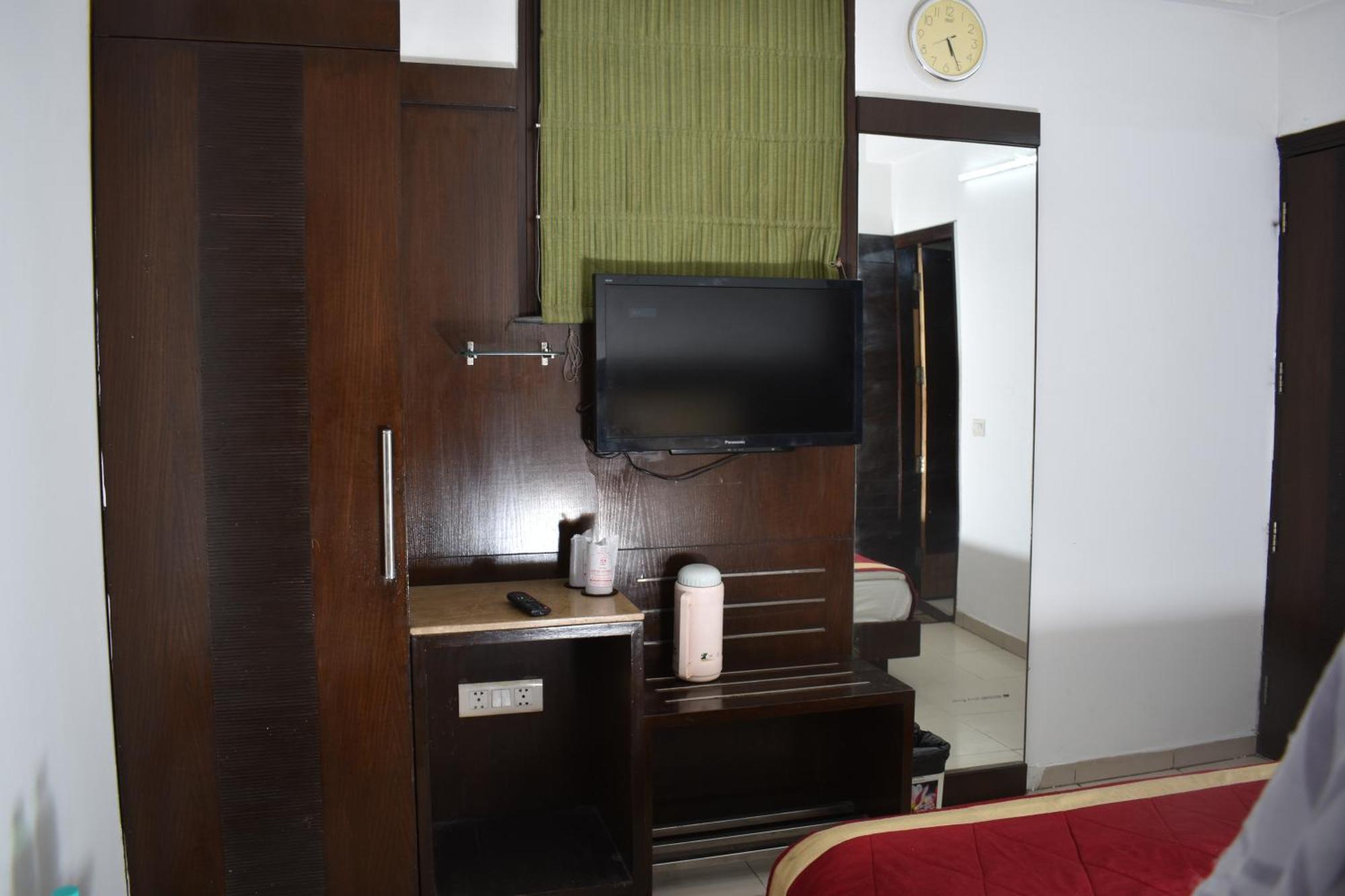 Hotel Chanchal Continental - 02 Mins From New Delhi Railway Station Екстер'єр фото