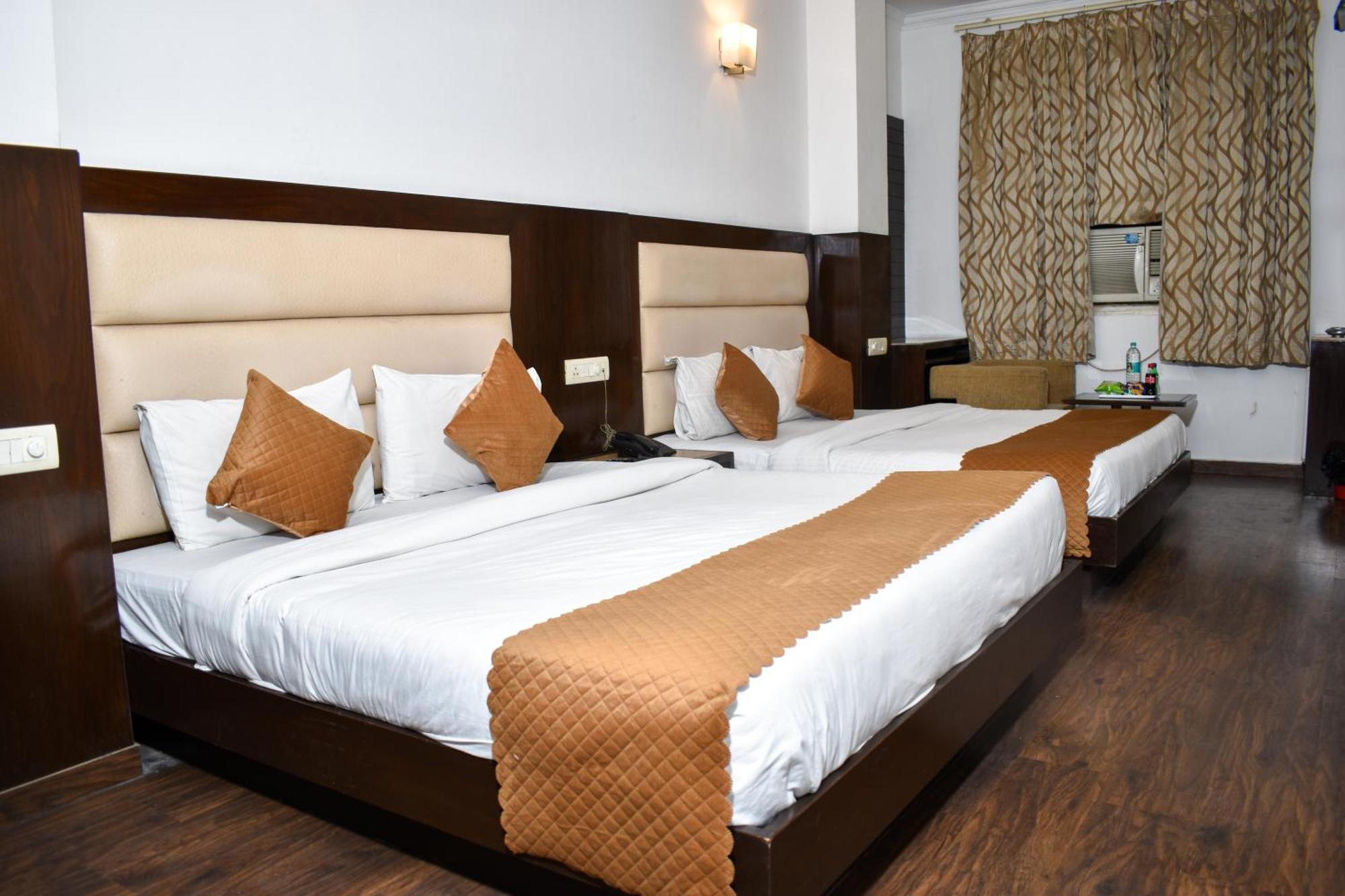 Hotel Chanchal Continental - 02 Mins From New Delhi Railway Station Екстер'єр фото