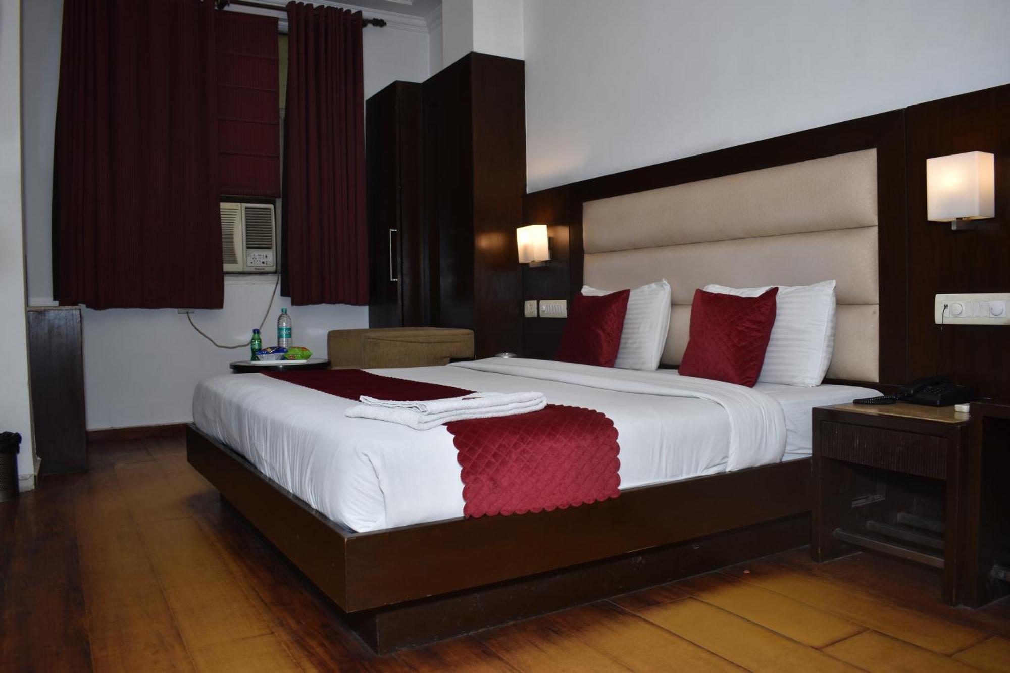 Hotel Chanchal Continental - 02 Mins From New Delhi Railway Station Екстер'єр фото
