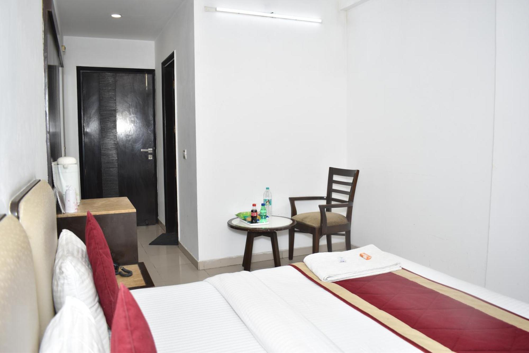 Hotel Chanchal Continental - 02 Mins From New Delhi Railway Station Екстер'єр фото