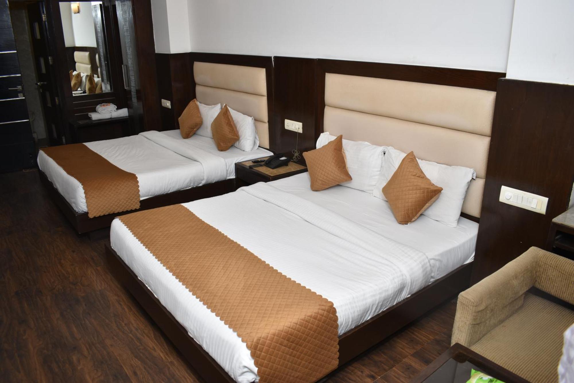 Hotel Chanchal Continental - 02 Mins From New Delhi Railway Station Екстер'єр фото