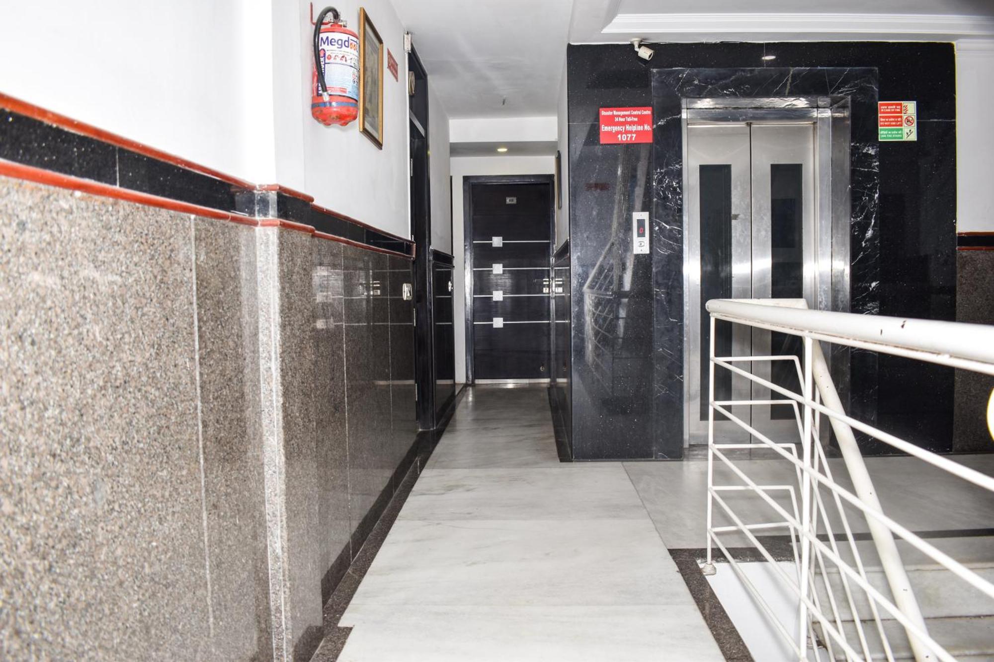 Hotel Chanchal Continental - 02 Mins From New Delhi Railway Station Екстер'єр фото