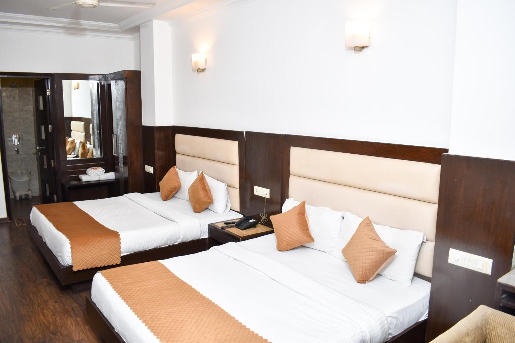 Hotel Chanchal Continental - 02 Mins From New Delhi Railway Station Екстер'єр фото