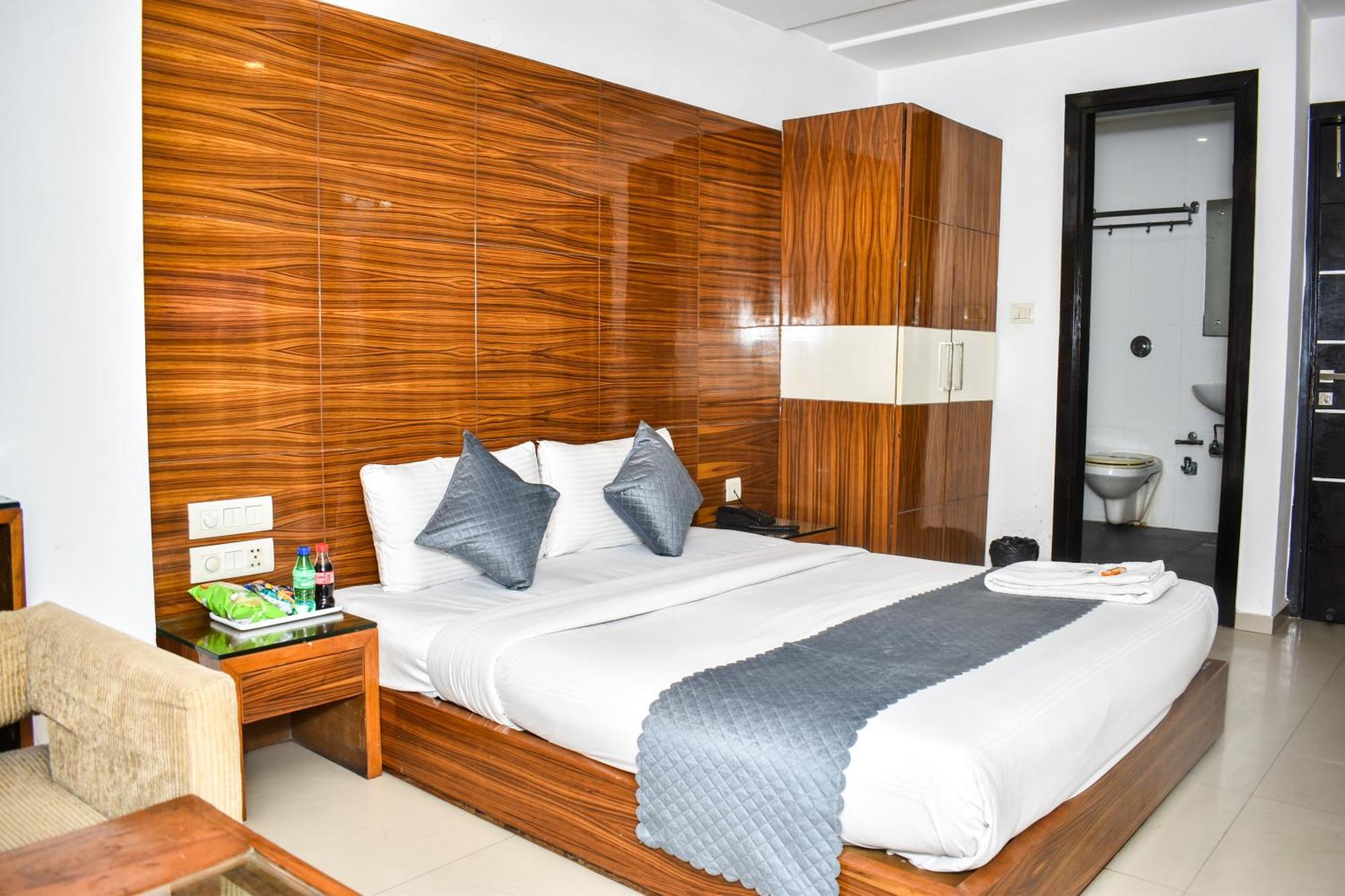 Hotel Chanchal Continental - 02 Mins From New Delhi Railway Station Екстер'єр фото