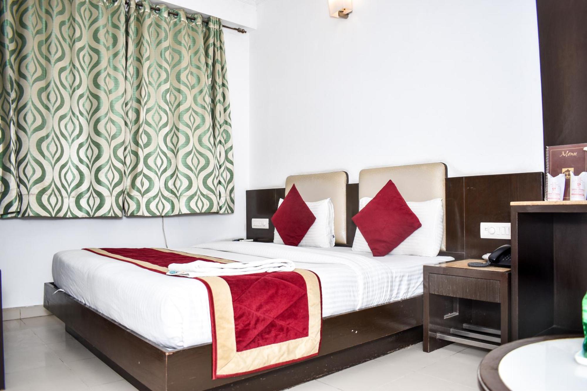 Hotel Chanchal Continental - 02 Mins From New Delhi Railway Station Екстер'єр фото