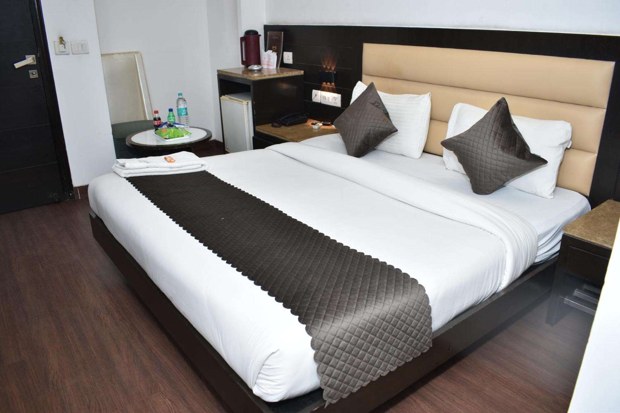 Hotel Chanchal Continental - 02 Mins From New Delhi Railway Station Екстер'єр фото