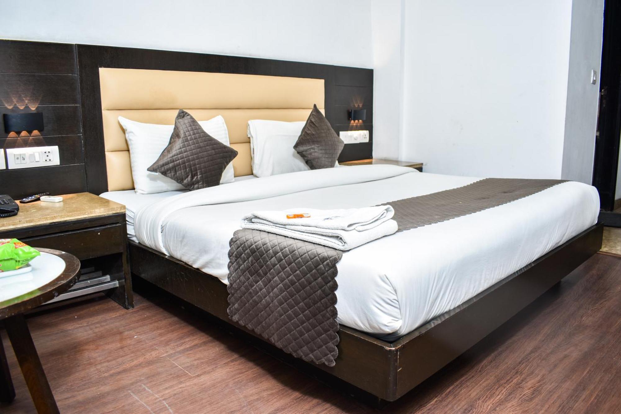 Hotel Chanchal Continental - 02 Mins From New Delhi Railway Station Екстер'єр фото