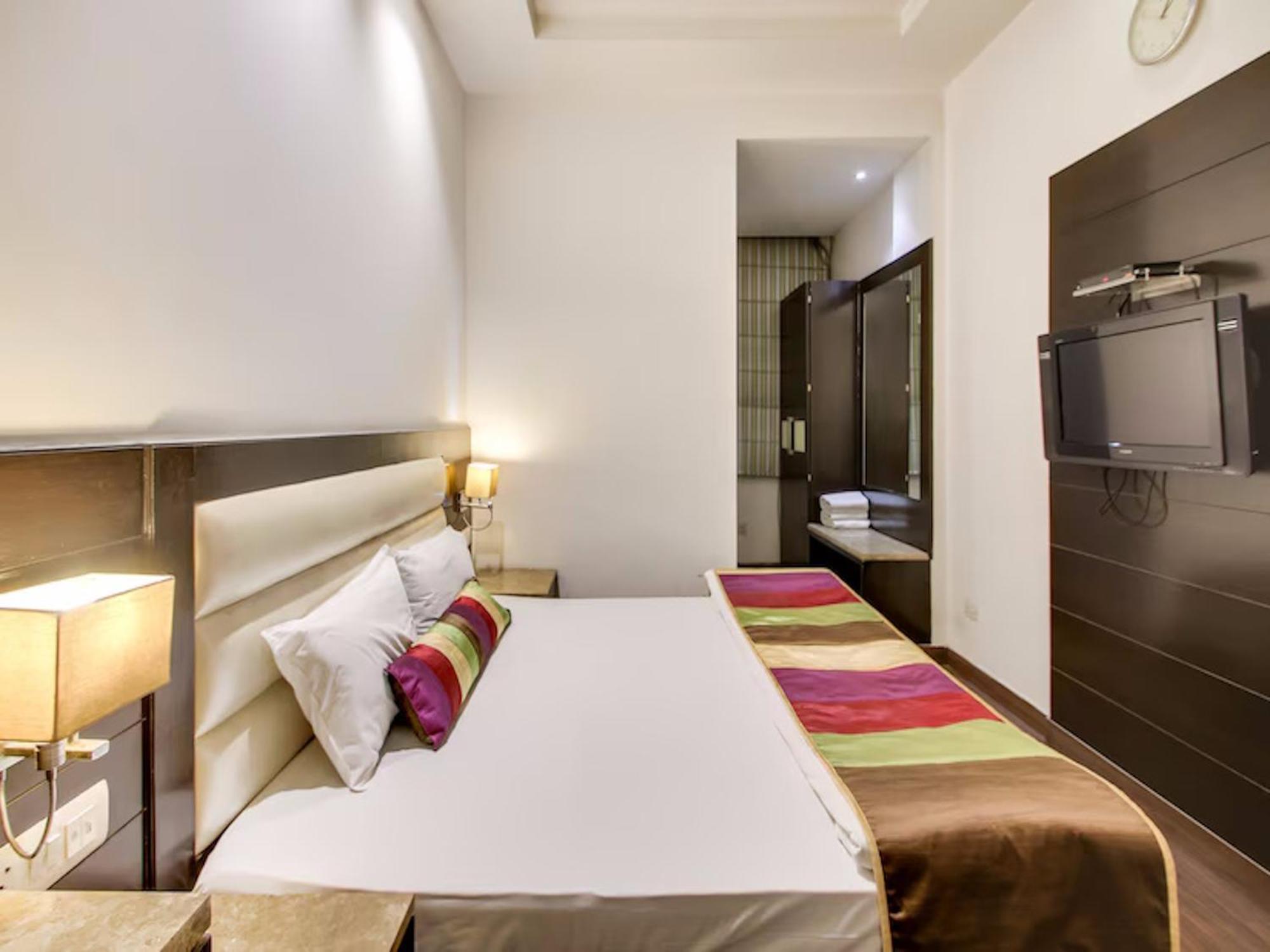 Hotel Chanchal Continental - 02 Mins From New Delhi Railway Station Екстер'єр фото