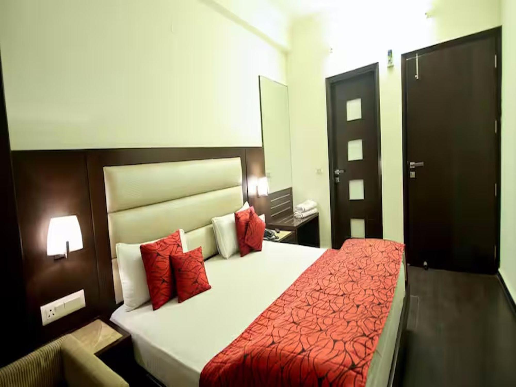 Hotel Chanchal Continental - 02 Mins From New Delhi Railway Station Екстер'єр фото