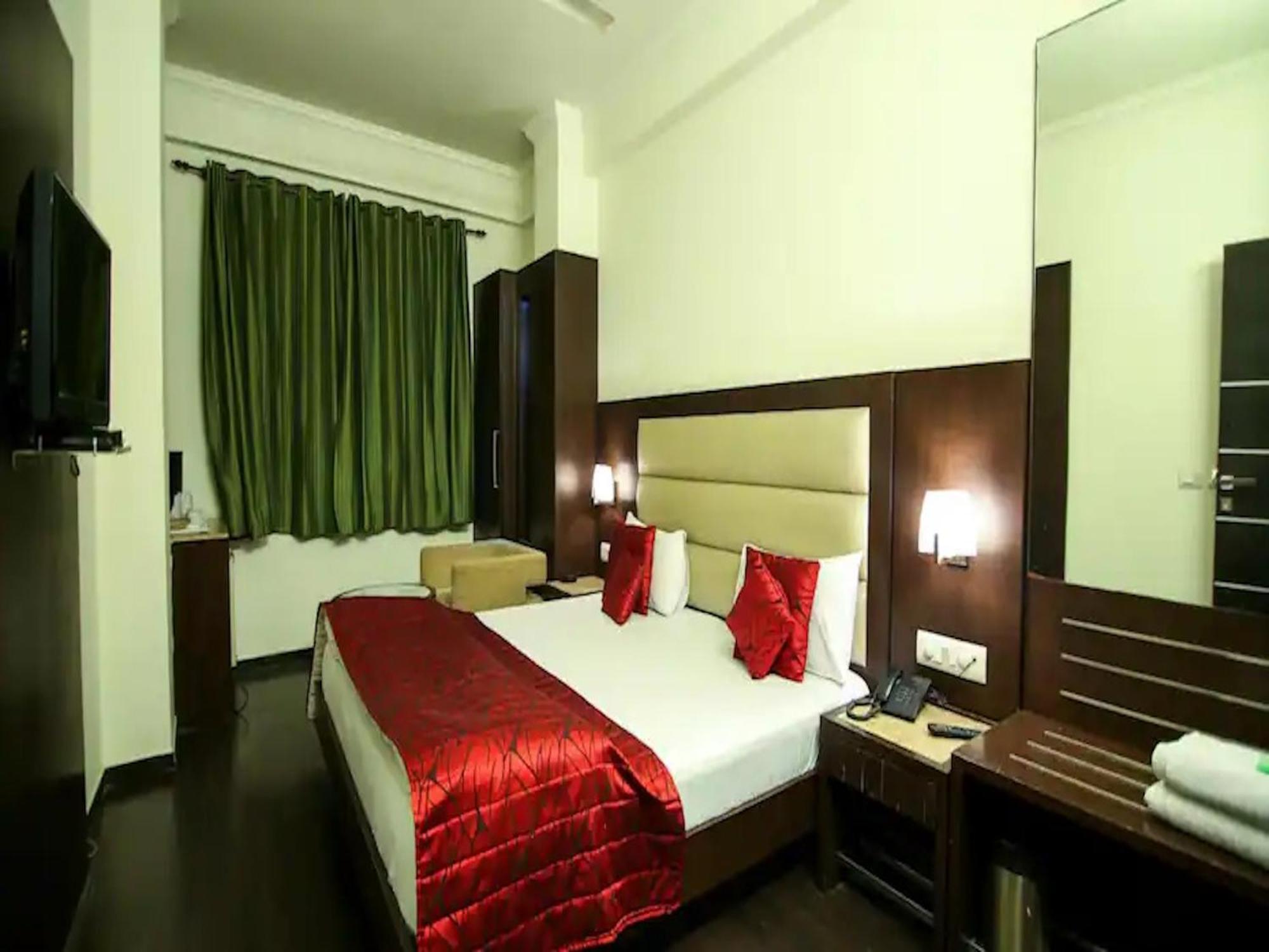 Hotel Chanchal Continental - 02 Mins From New Delhi Railway Station Екстер'єр фото